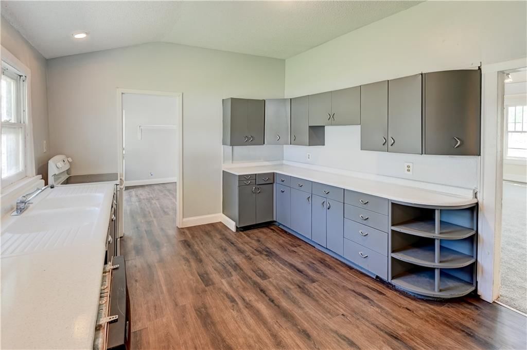 304 N JUNE Street — photo 7
