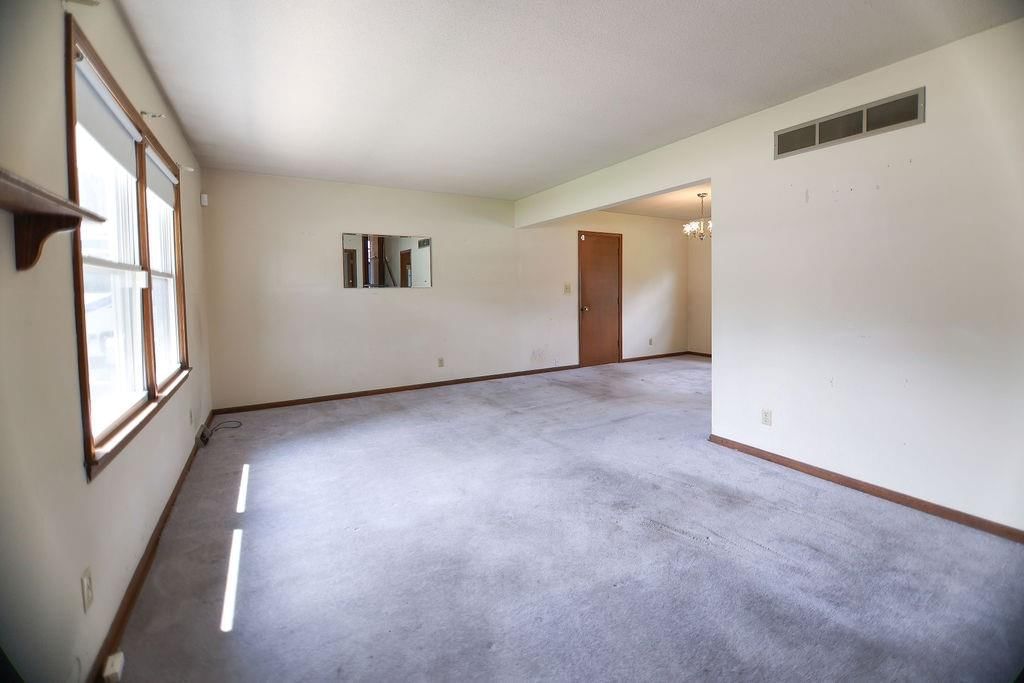 5168 Douglas Avenue — photo 3