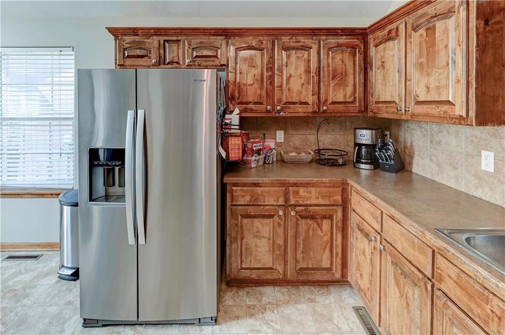 701 N Cloverdale Avenue — photo 4