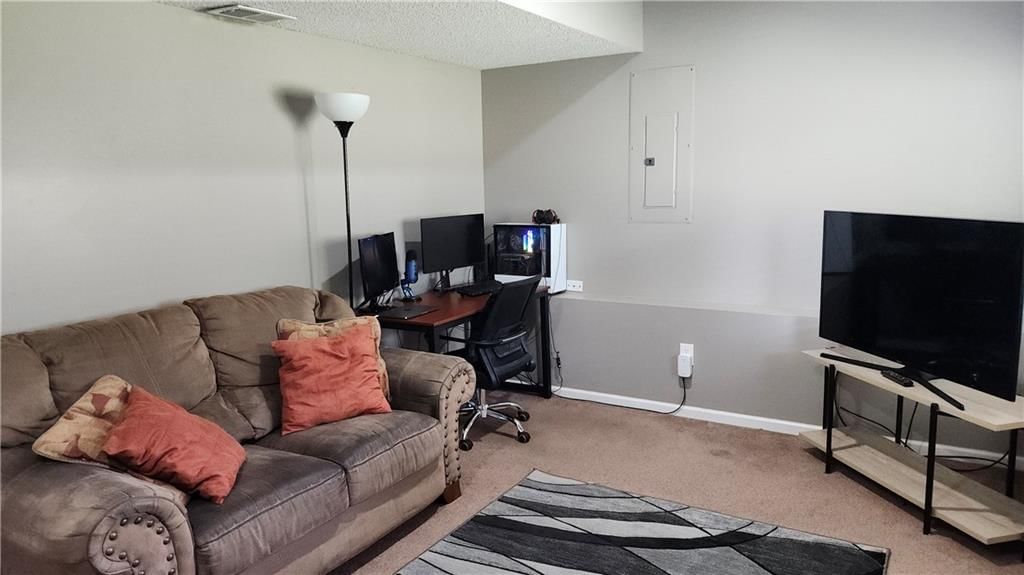 740 Olive Street — photo 8