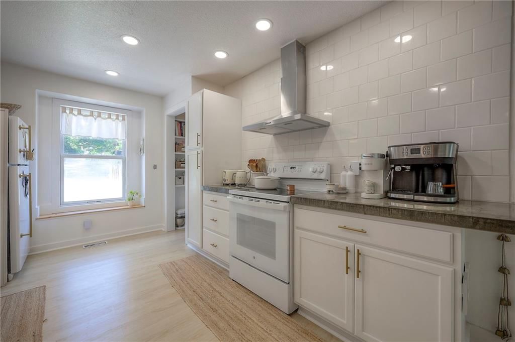 3107 W 9th Street — photo 18