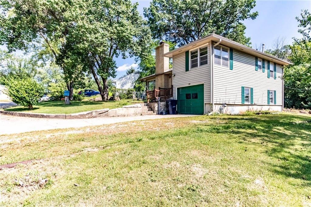 613 Hillcrest Drive — photo 3