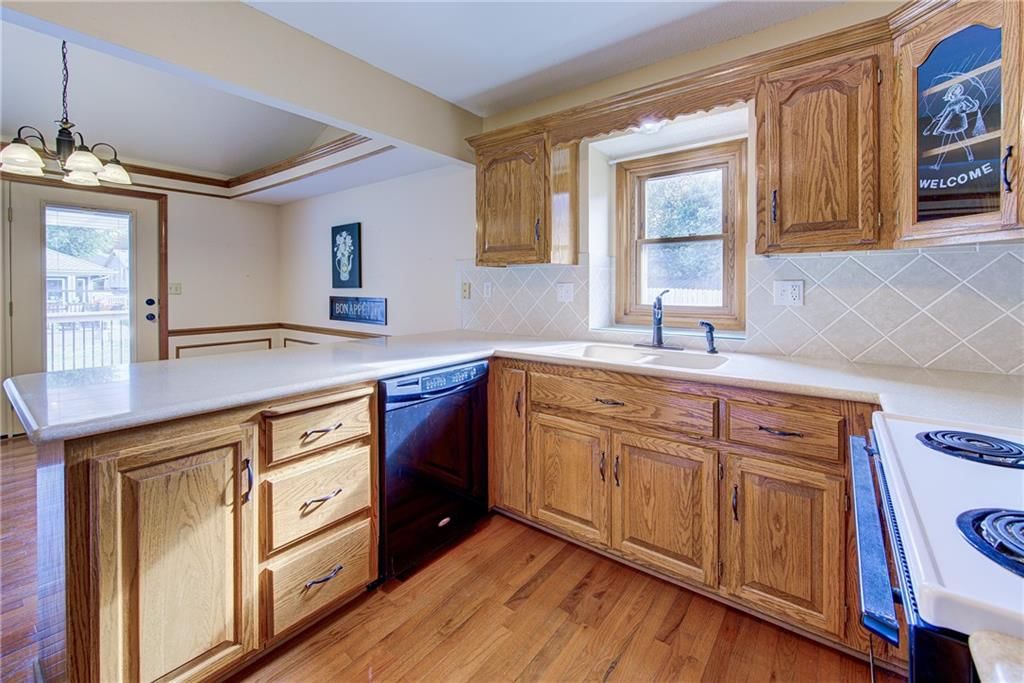 1702 Flintrock Street — photo 9