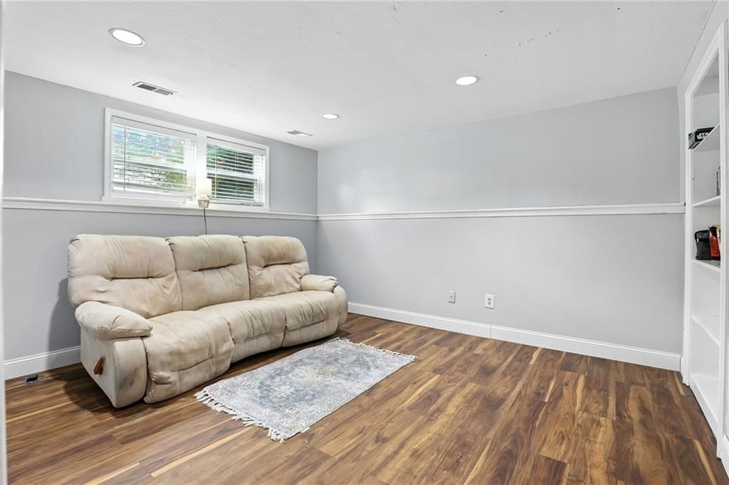 11400 Monroe Avenue — photo 18