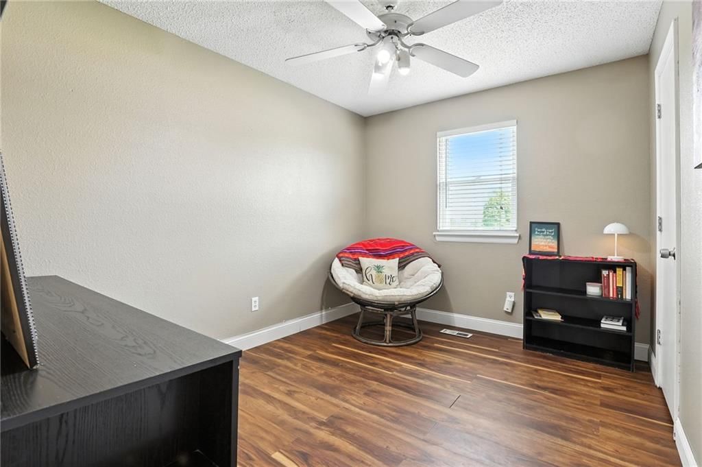 11400 Monroe Avenue — photo 10