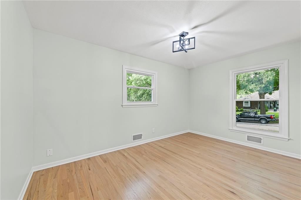 200 E 114th Terrace — photo 30