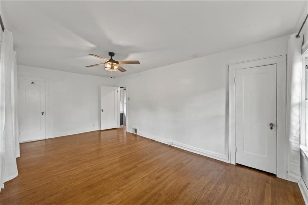 5617 Kenwood Avenue — photo 19