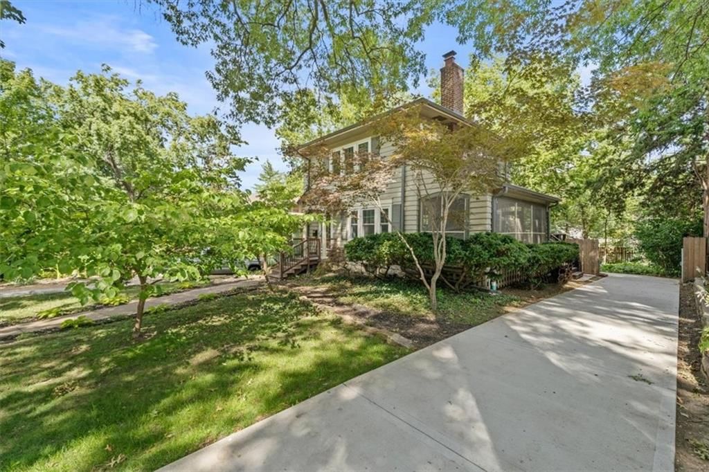 5617 Kenwood Avenue — photo 3