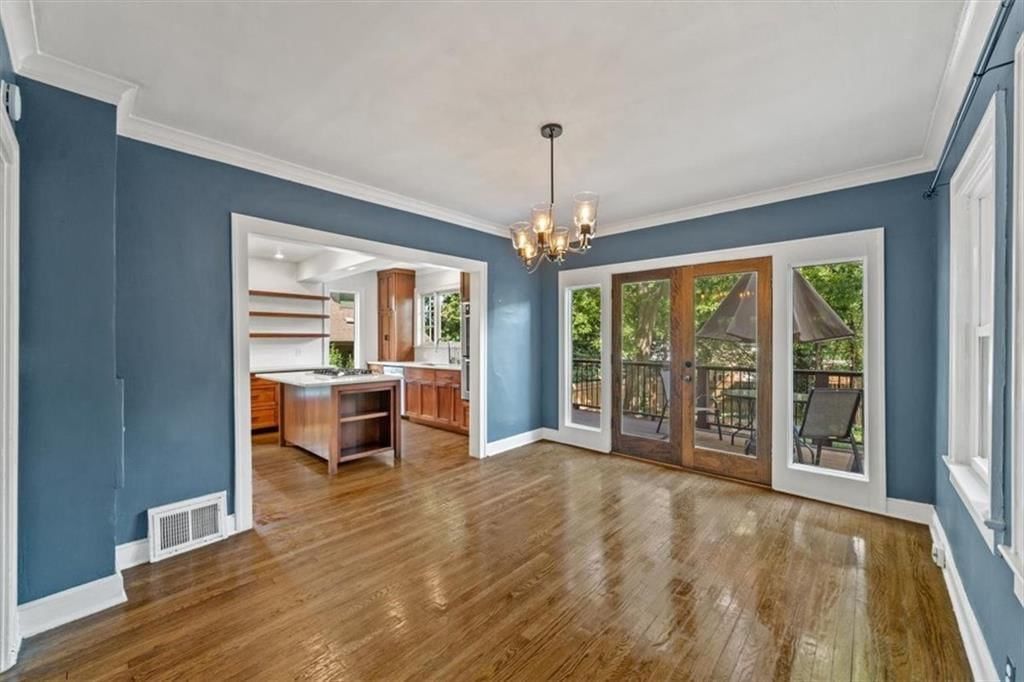 5617 Kenwood Avenue — photo 8