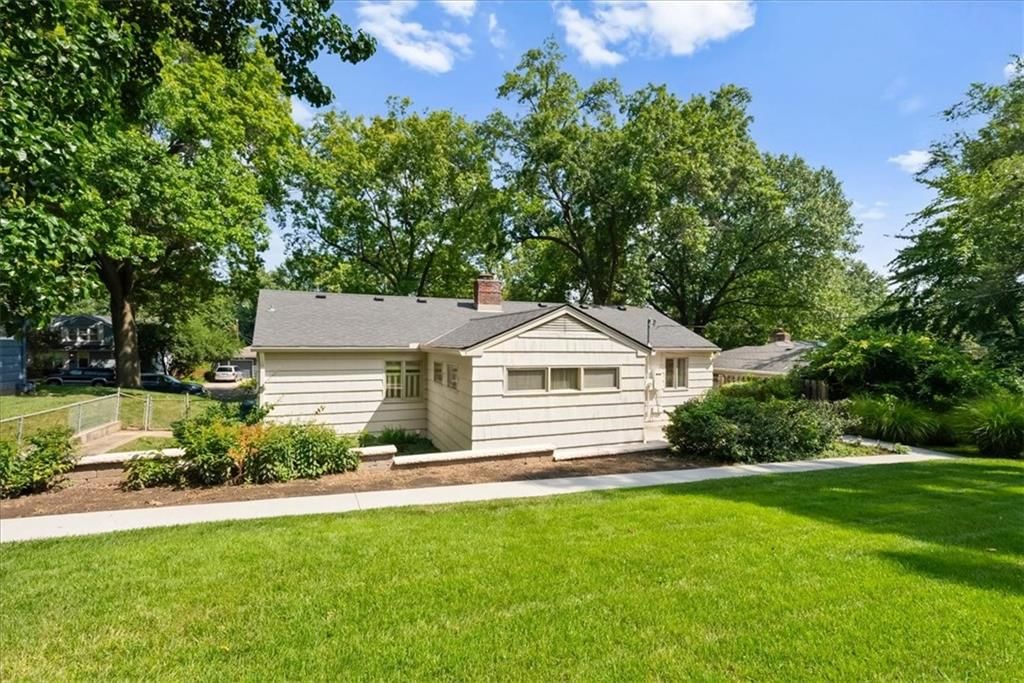 5615 W 78th Terrace — photo 34