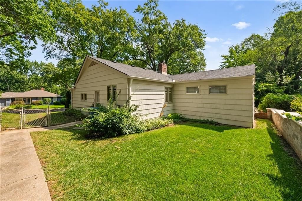 5615 W 78th Terrace — photo 36