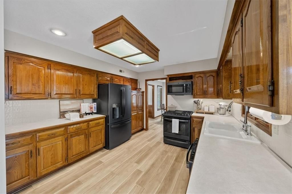 8421 Hawthorne Place — photo 14