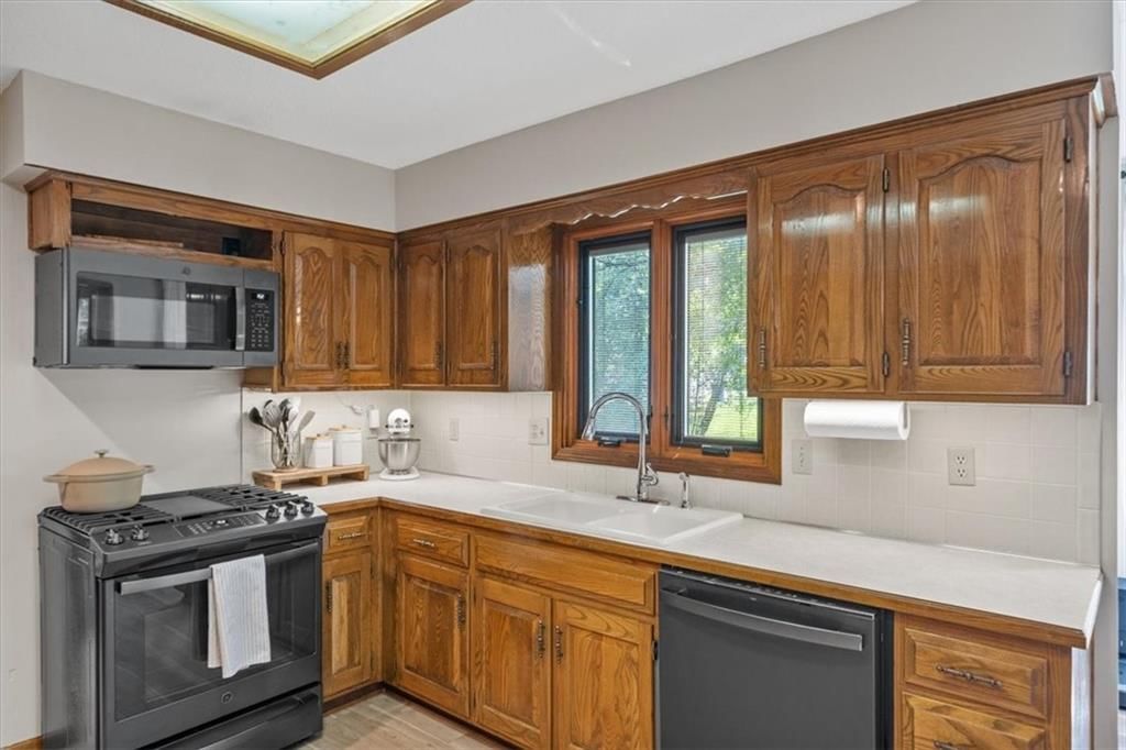 8421 Hawthorne Place — photo 15