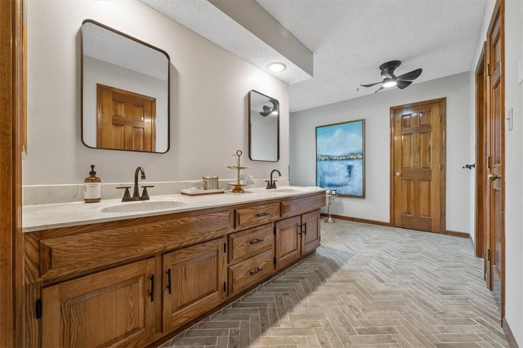 8421 Hawthorne Place — photo 24