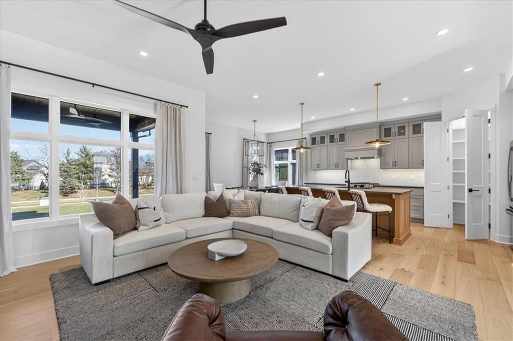 2760 W 133rd Terrace, Leawood, KS
