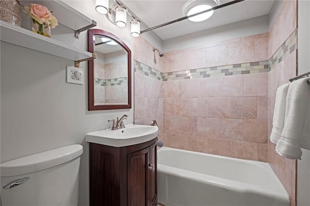 2807 W 71st Terrace — photo 20