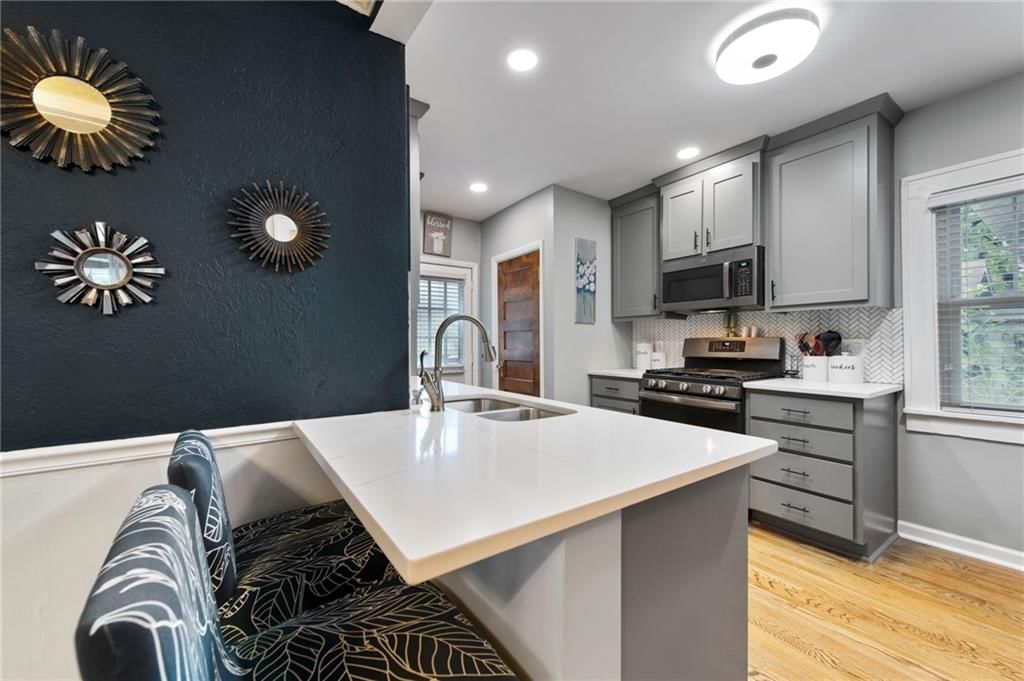 5924 Grand Avenue — photo 13