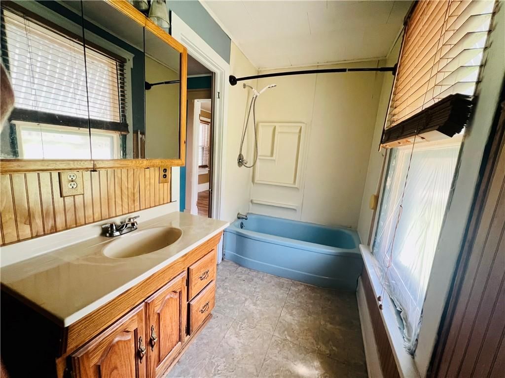 104 E Wilson Street — photo 12