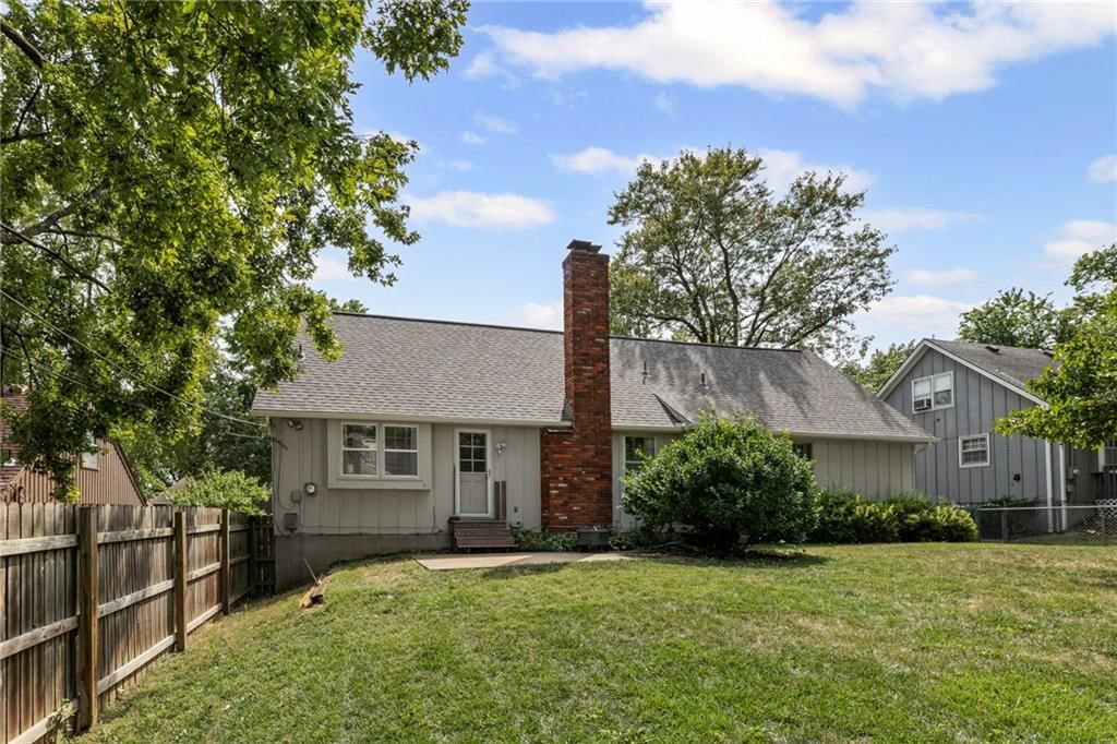 10630 W 99th Street — photo 29