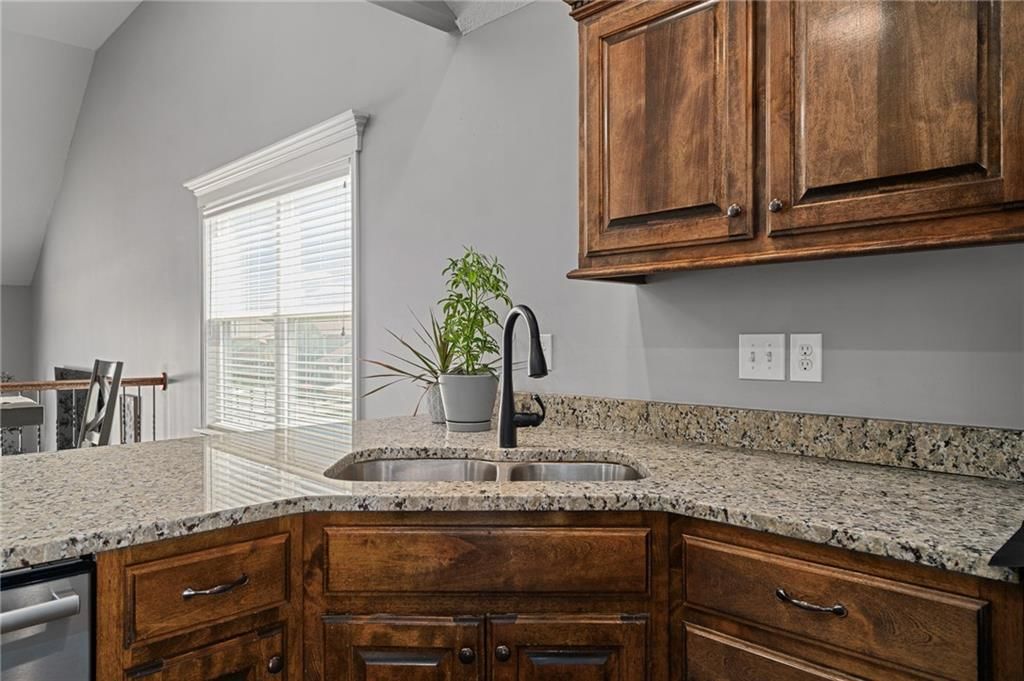 11334 Kimball Avenue — photo 12
