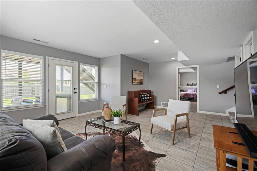 11334 Kimball Avenue — photo 31