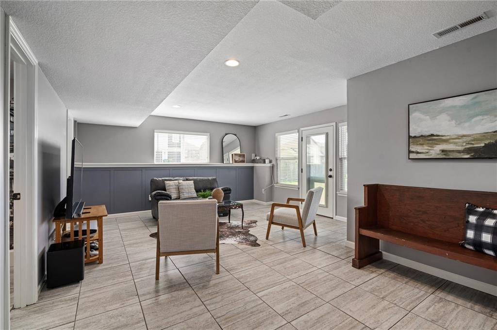 11334 Kimball Avenue — photo 32