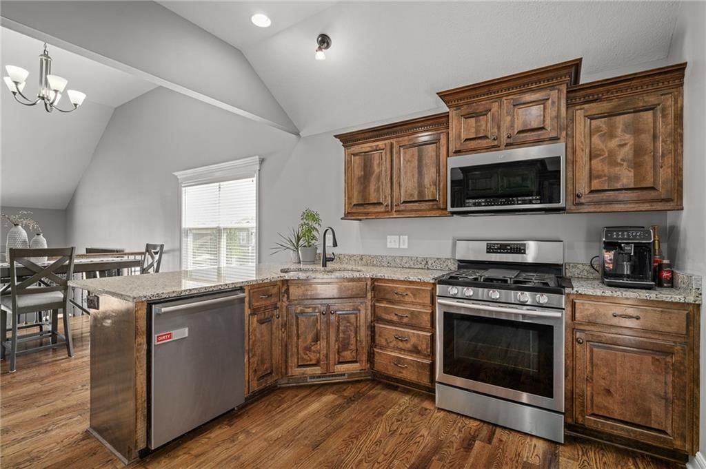 11334 Kimball Avenue — photo 10