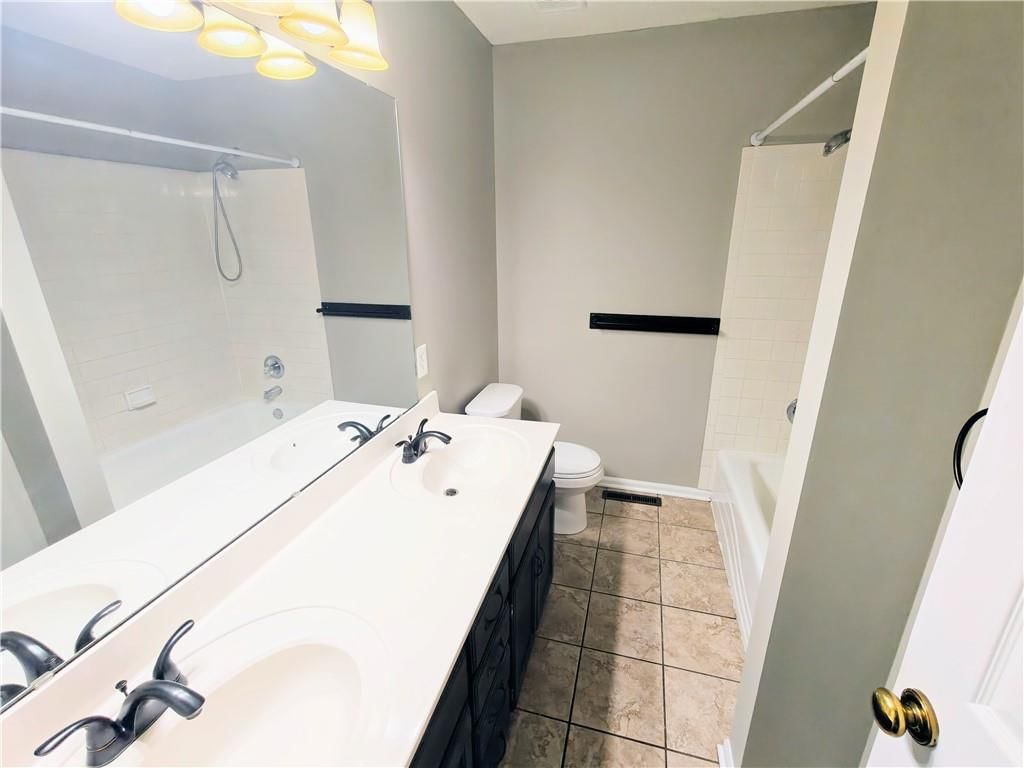 1916 Red Oak Lane — photo 11