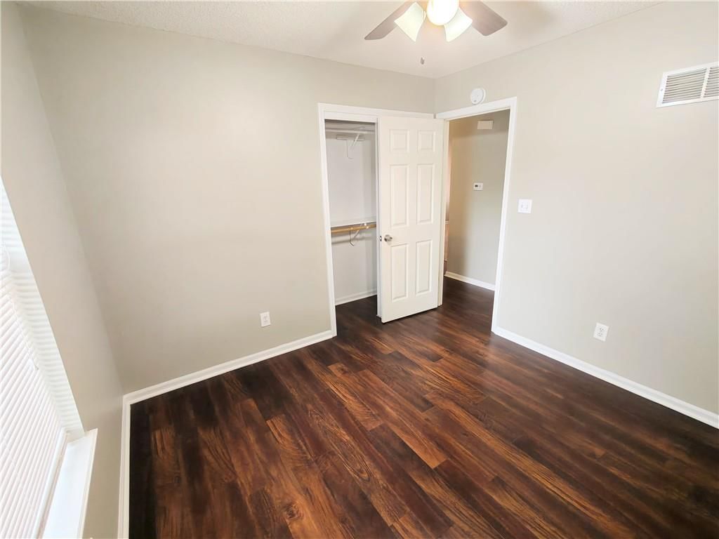 1916 Red Oak Lane — photo 15