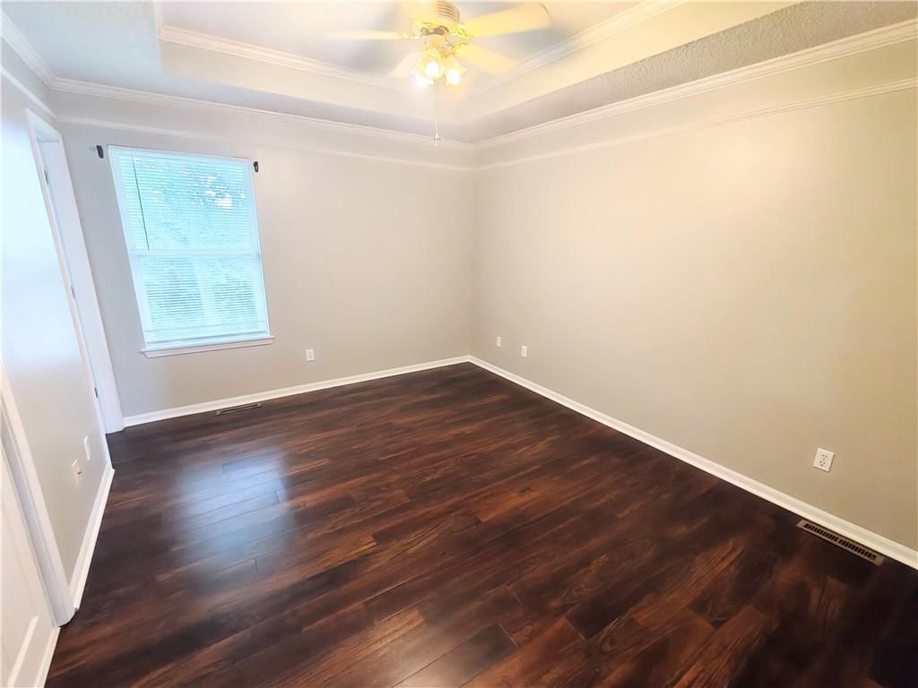 1916 Red Oak Lane — photo 16