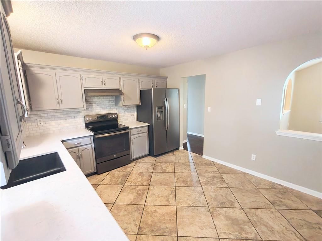 1916 Red Oak Lane — photo 6