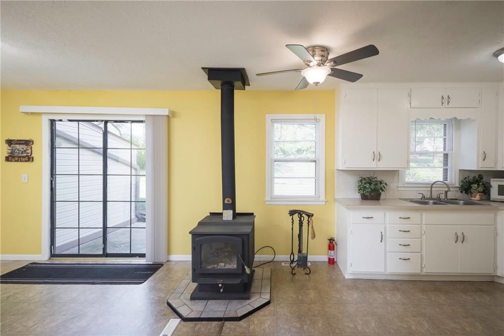 1600 N Hocker Avenue — photo 12