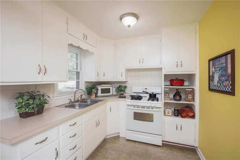 1600 N Hocker Avenue — photo 14