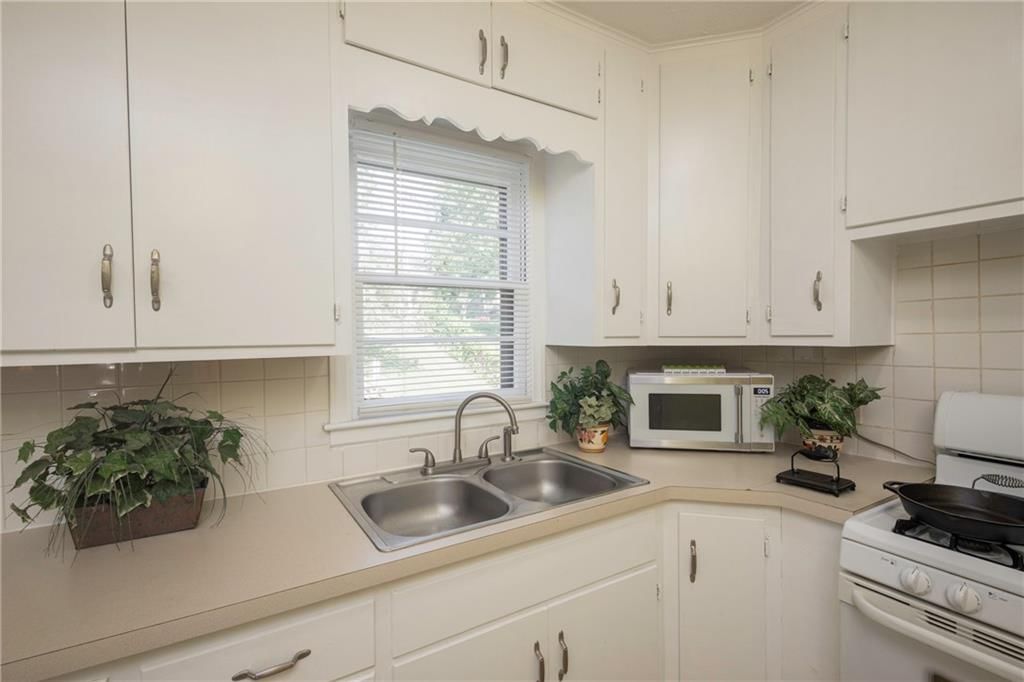 1600 N Hocker Avenue — photo 15