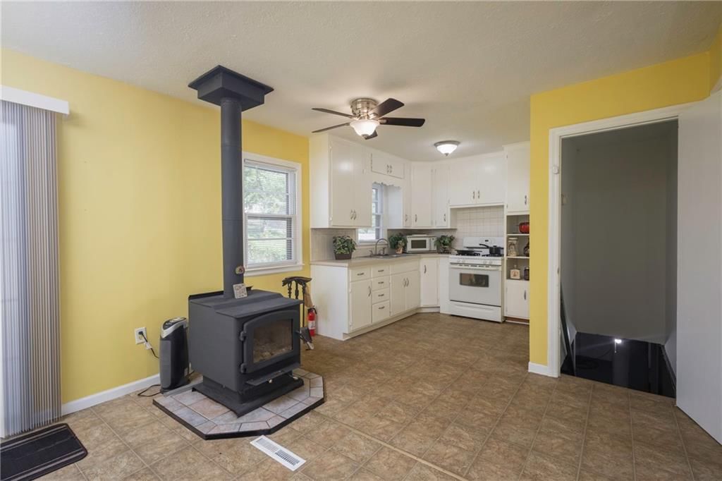 1600 N Hocker Avenue — photo 25
