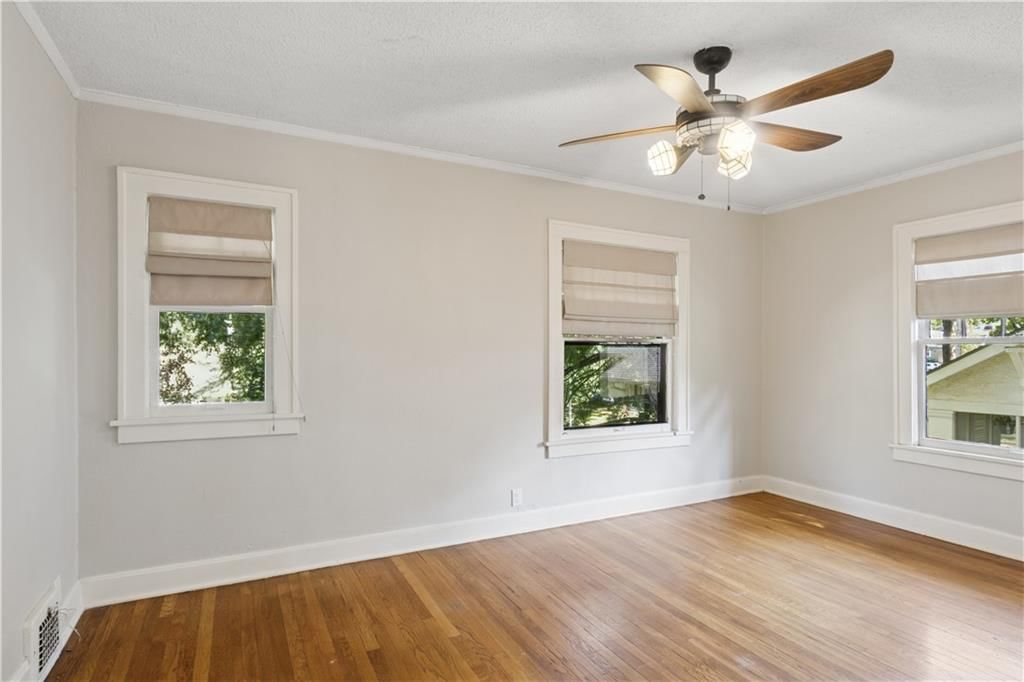 5540 Holmes Street — photo 17