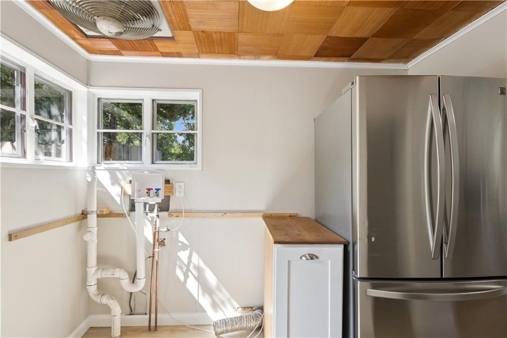5540 Holmes Street — photo 10
