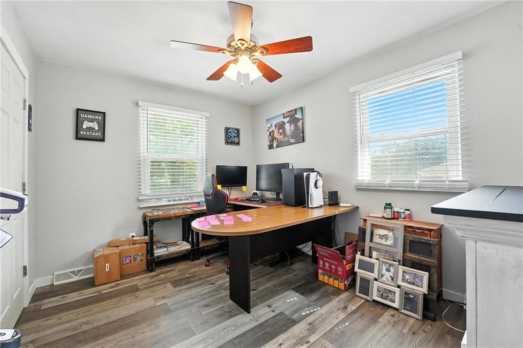 208 SW Gladstone Drive — photo 14