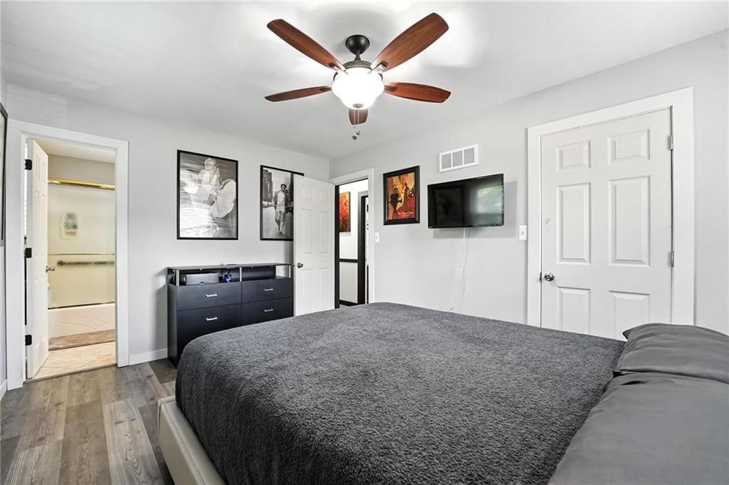 208 SW Gladstone Drive — photo 9