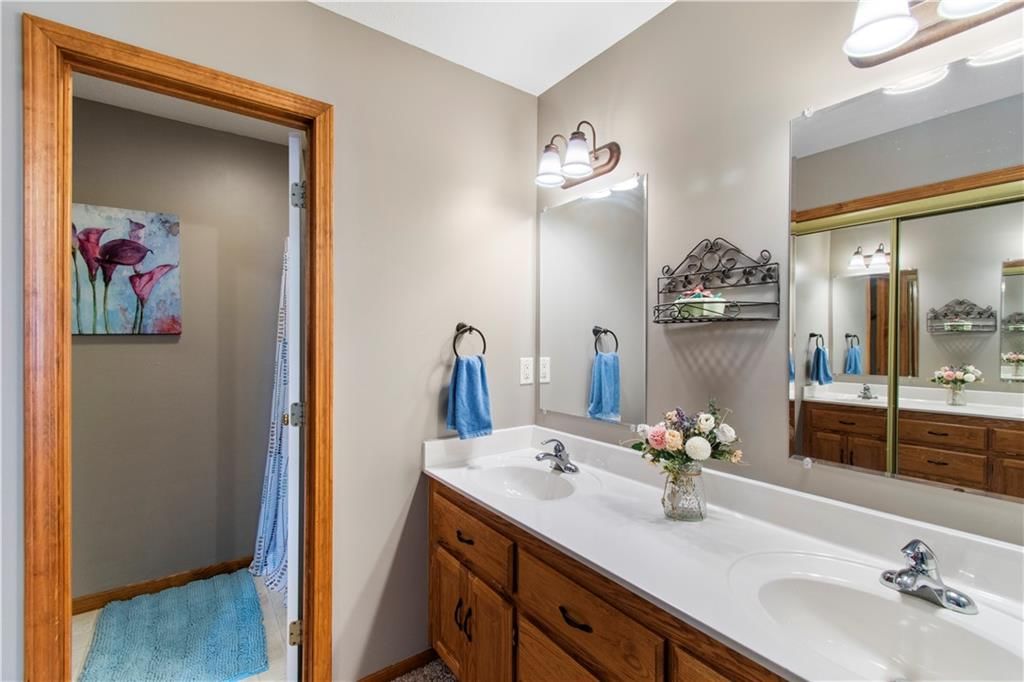 1001 Rosewood Drive — photo 14