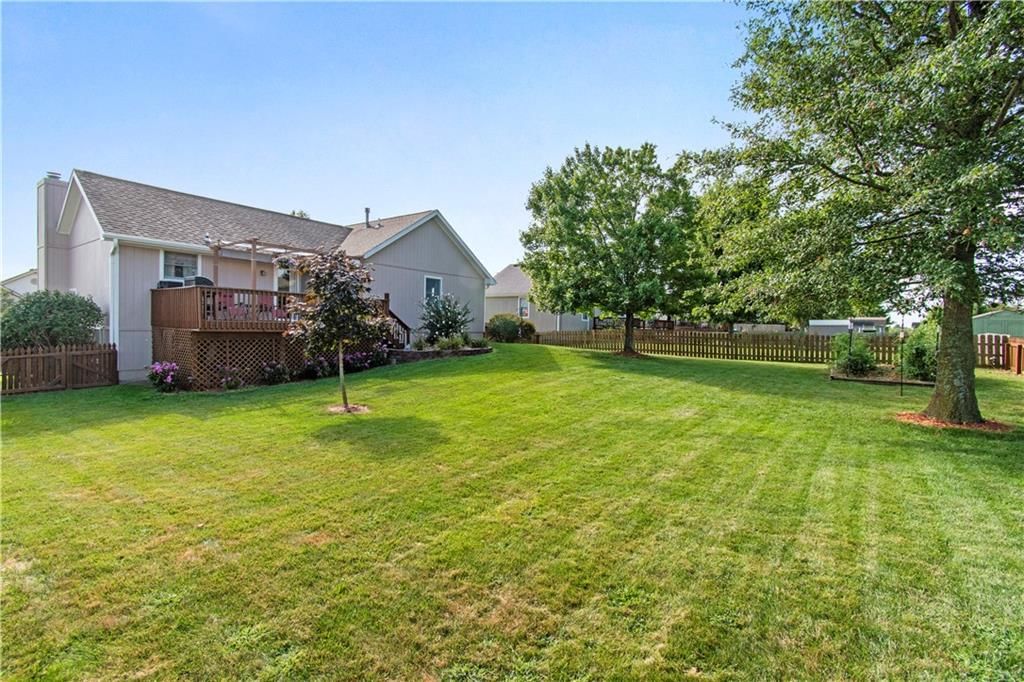 1001 Rosewood Drive — photo 25