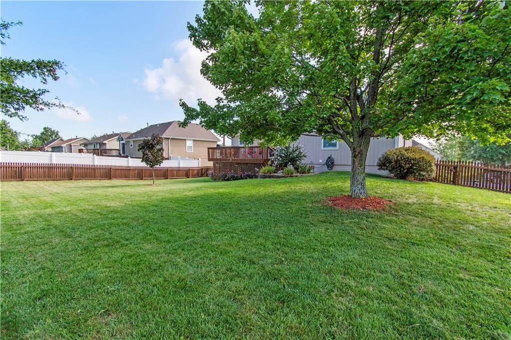 1001 Rosewood Drive — photo 27