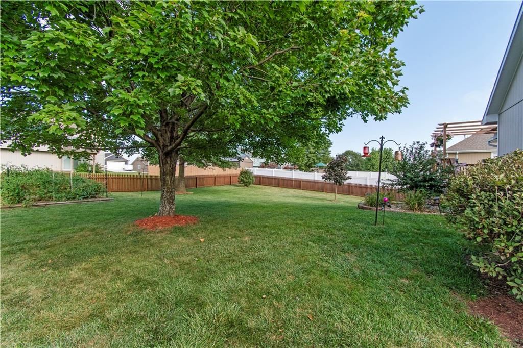 1001 Rosewood Drive — photo 28
