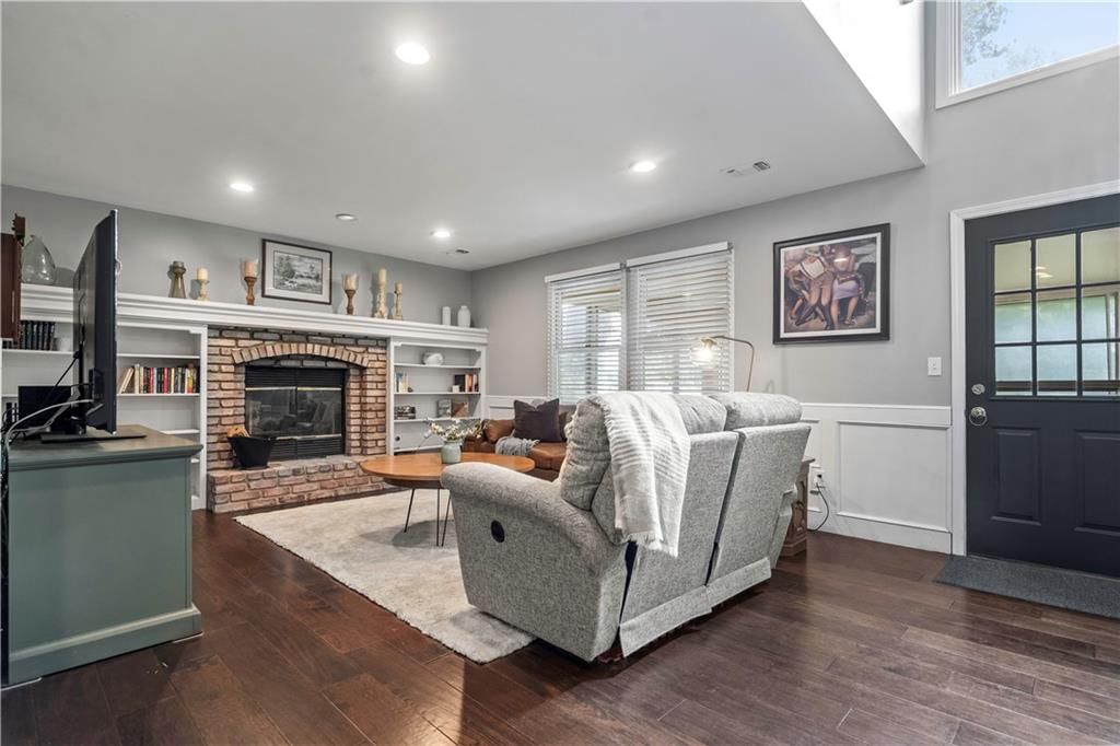 20205 Dearborn Street — photo 23