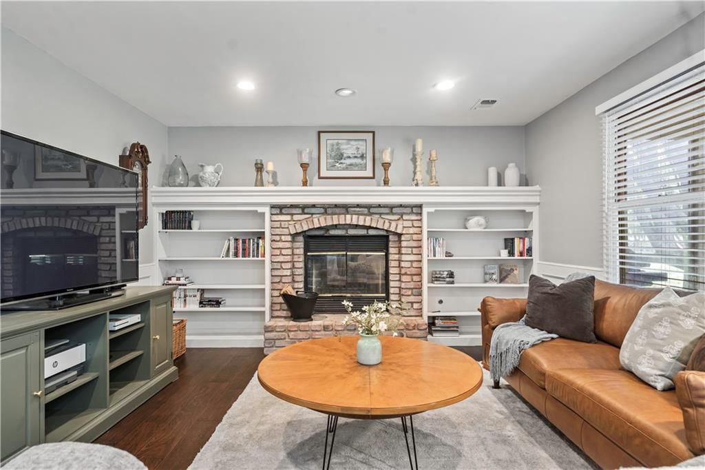 20205 Dearborn Street — photo 25