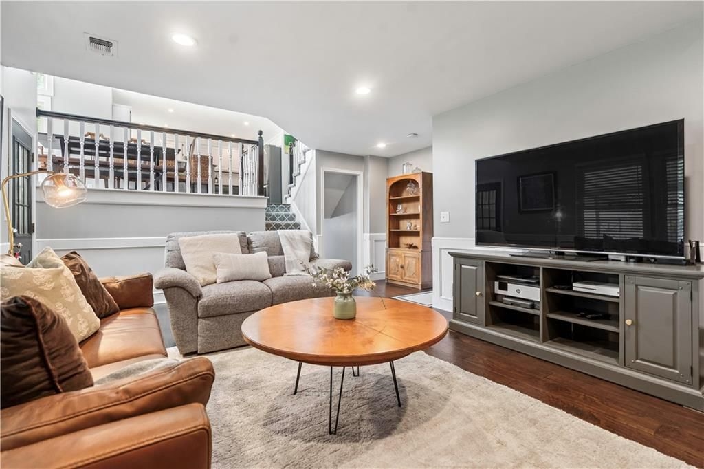 20205 Dearborn Street — photo 27