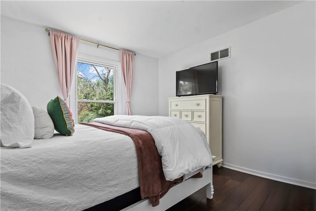 20205 Dearborn Street — photo 41