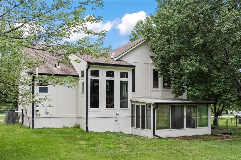 20205 Dearborn Street — photo 48
