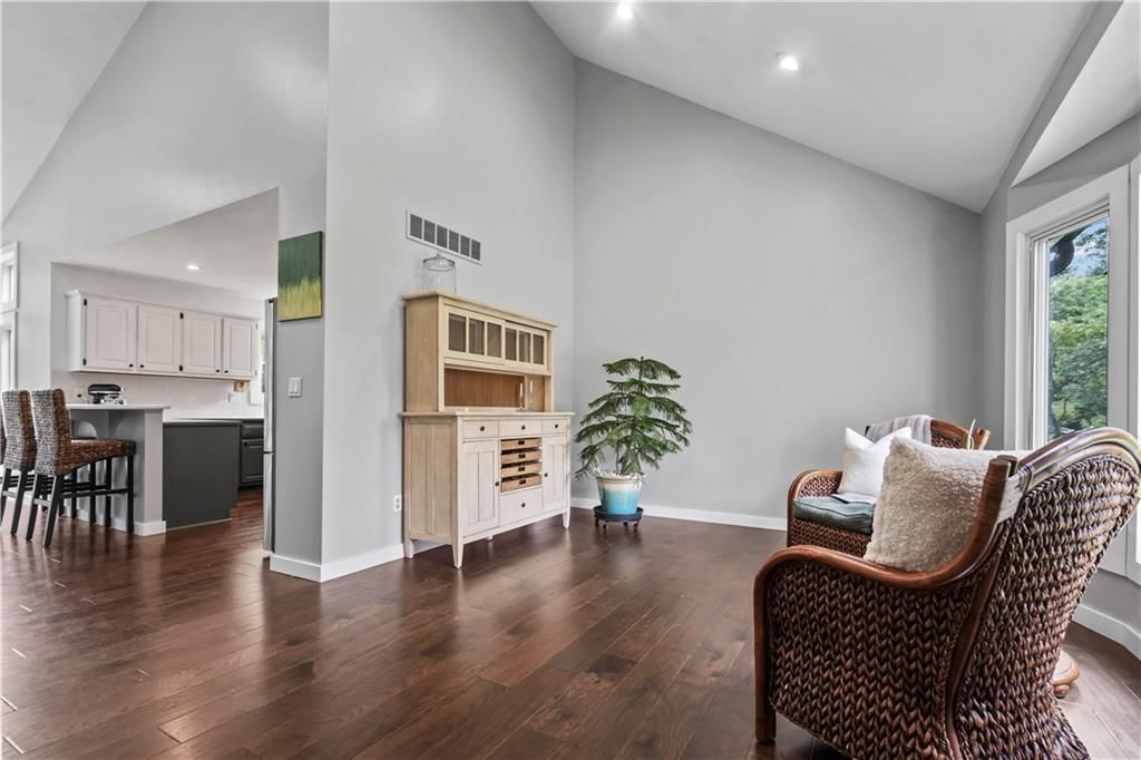 20205 Dearborn Street — photo 8