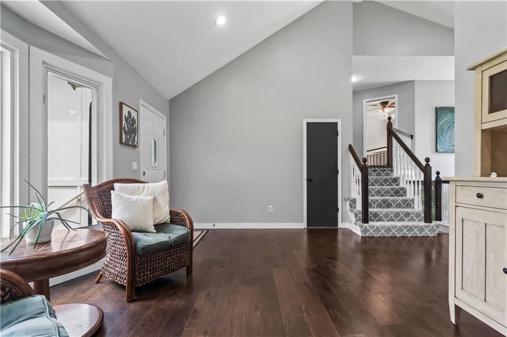 20205 Dearborn Street — photo 10